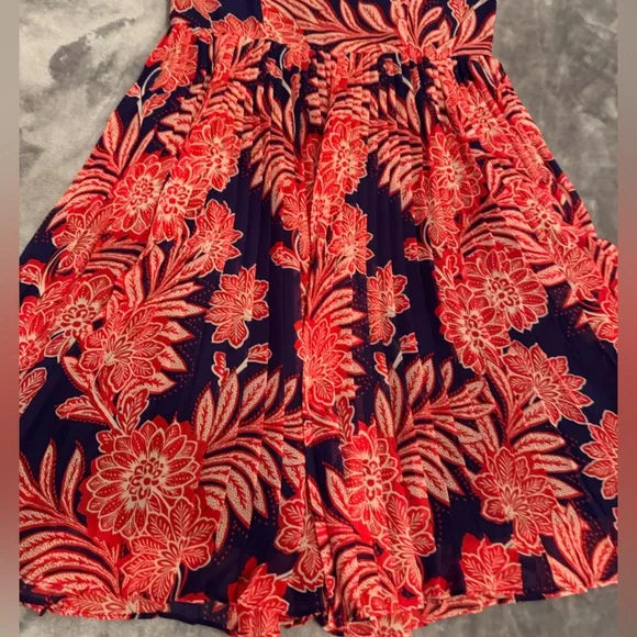 Adrianna Papell Floral Dress • Red & Navy A-Line • Sleeveless Fit & Flare - Picture 7 of 7